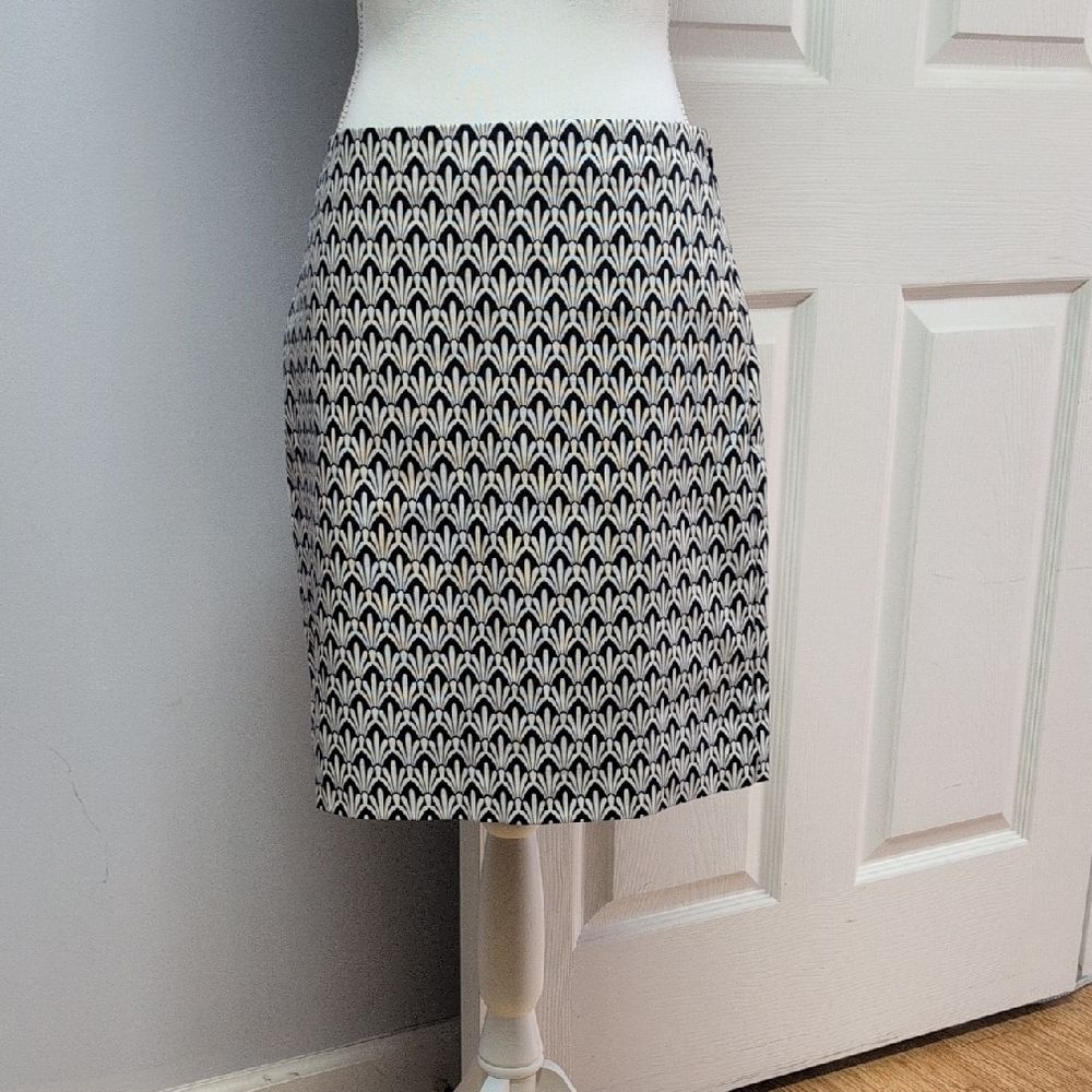 Talbots Blue and White Geometric Royalty Skirt Size 4